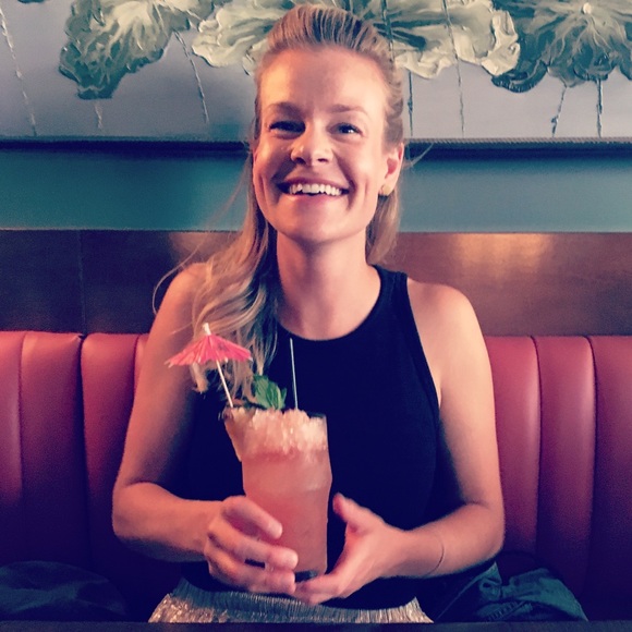 Meet your Posher, Alyssa - Picture 1 of 1